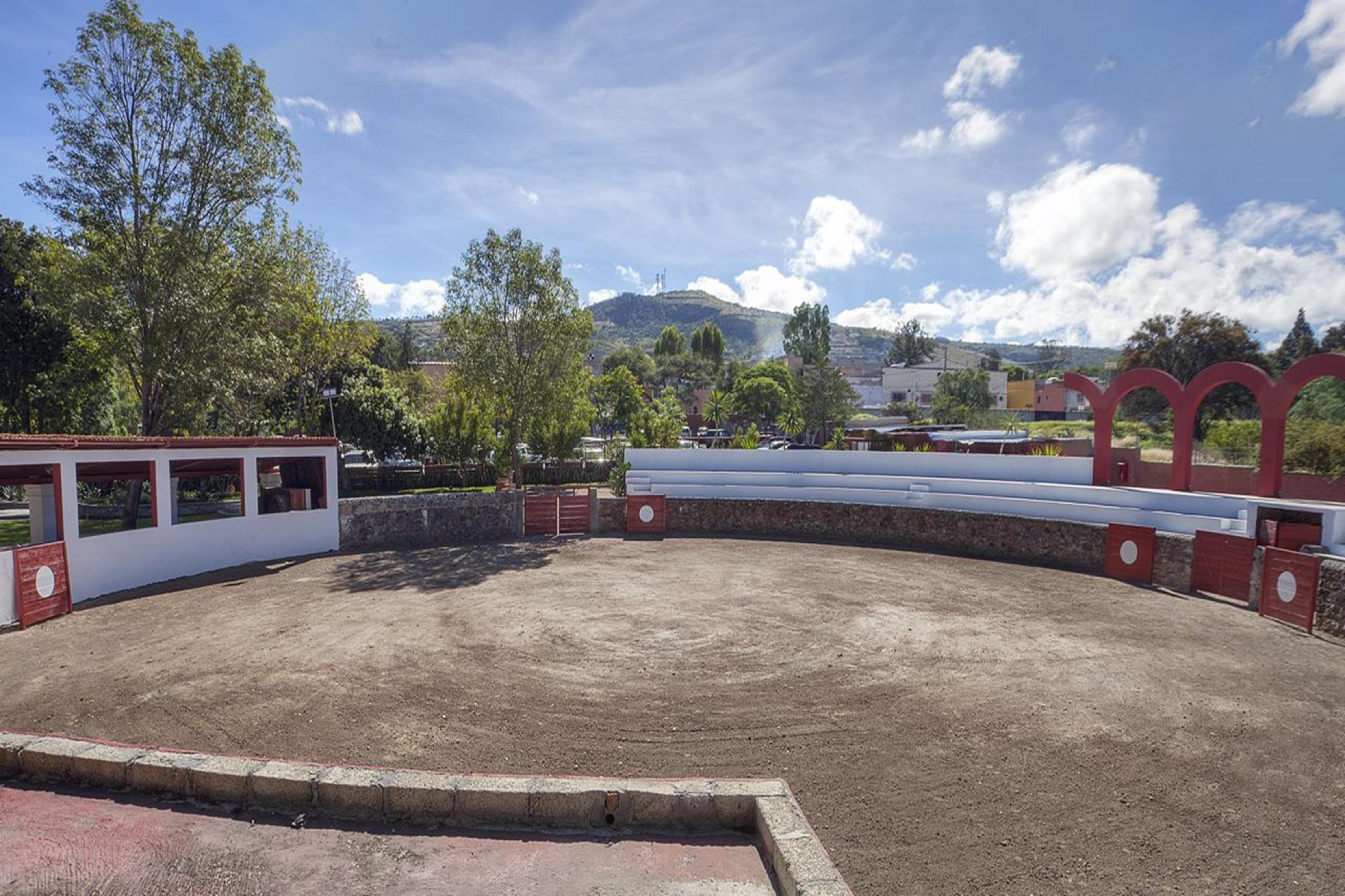 Real De Minas San Miguel De Allende Ngoại thất bức ảnh View of the main square in San Marcos