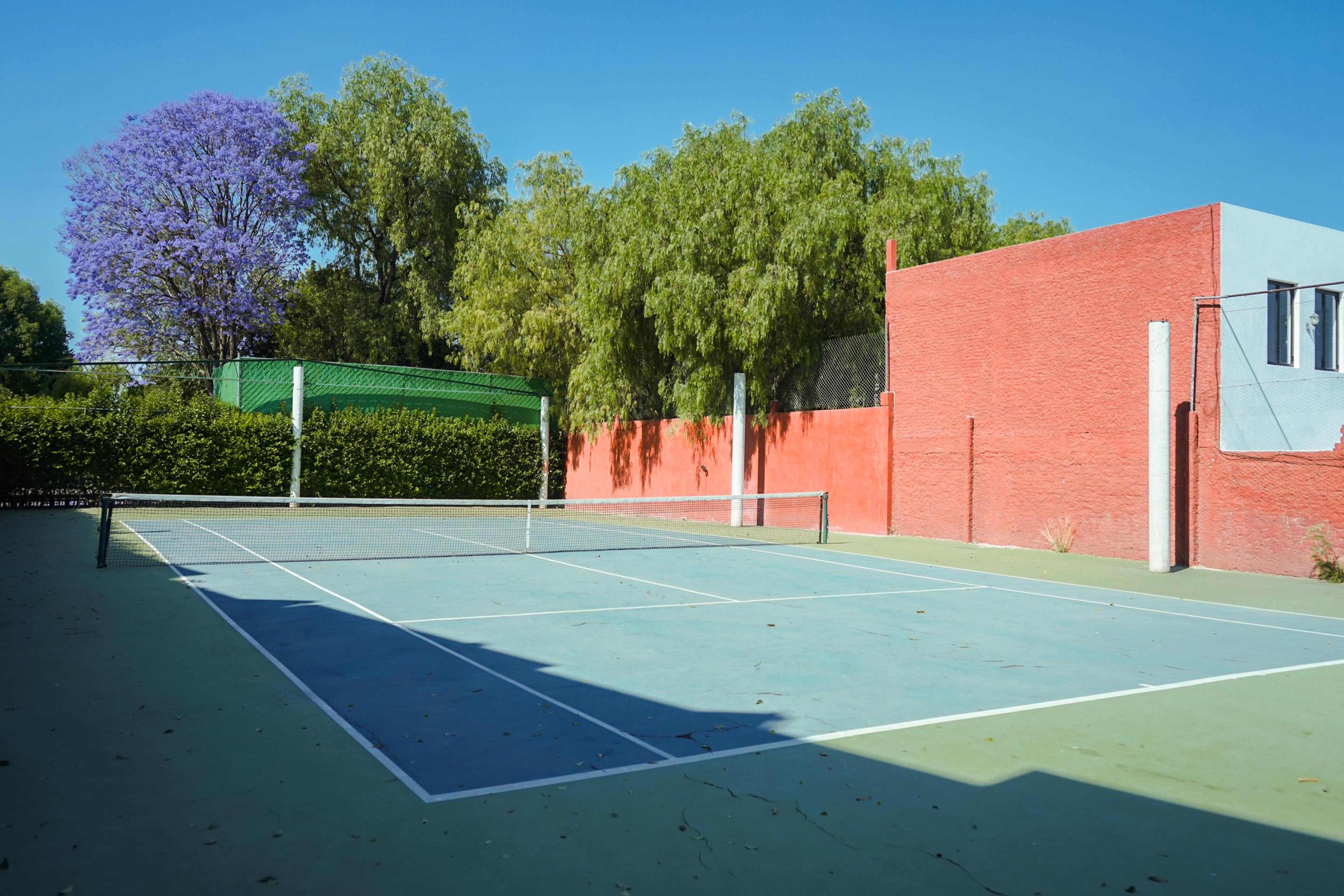 Real De Minas San Miguel De Allende Ngoại thất bức ảnh Tennis court at the school